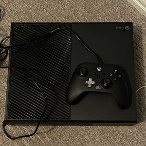 Xbox 1 with all cords except HDMI and alos includes a wired controller